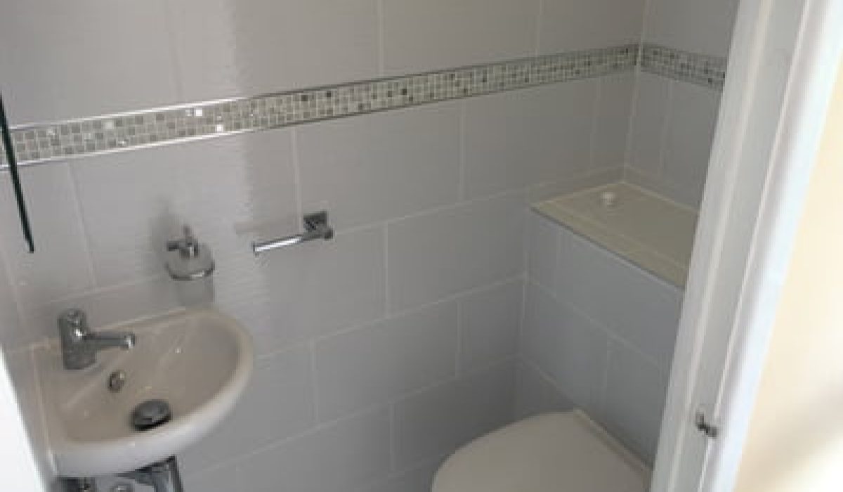 Bathroom fitter Torquay - By DSB Ltd